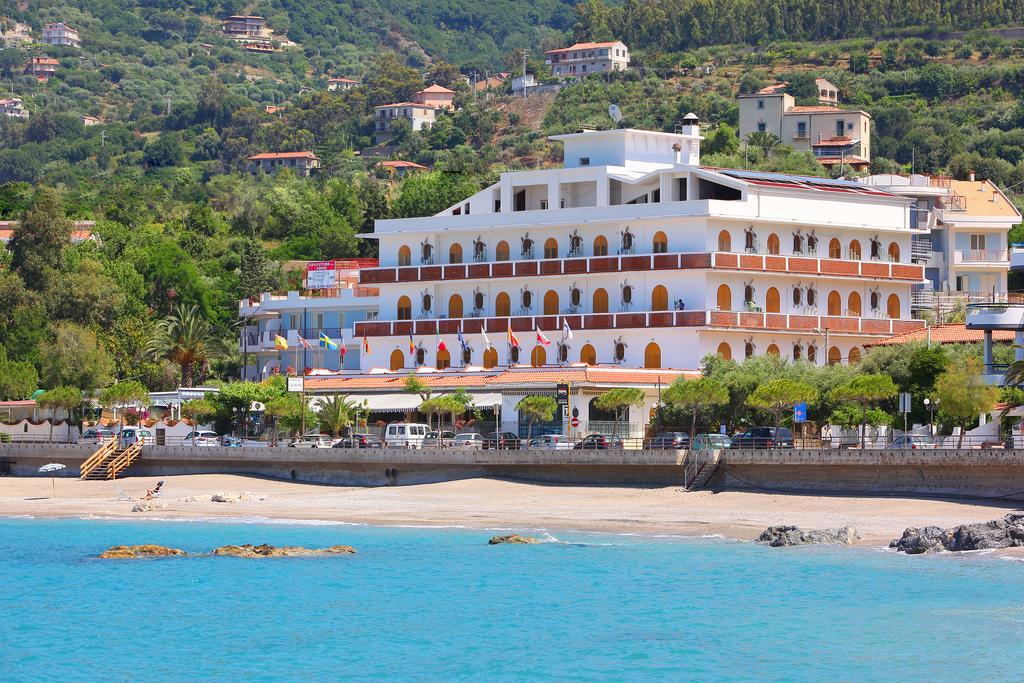 Hotel Ristorante La Tartaruga Capo d'Orlando Exterior photo
